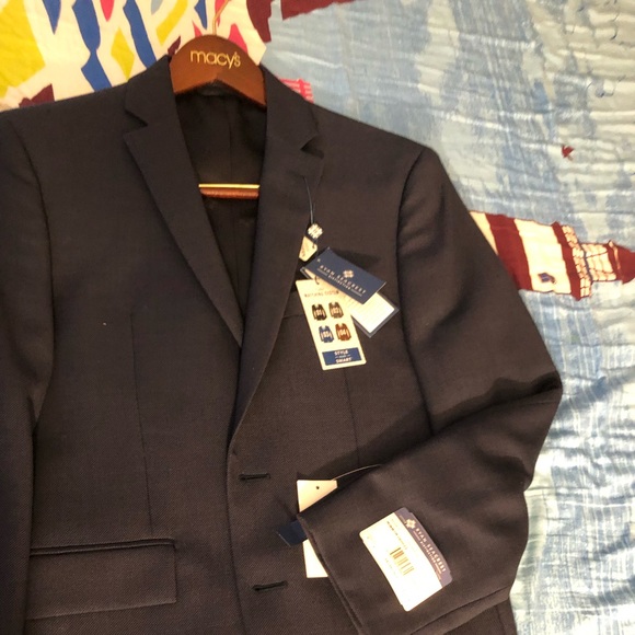 Brand new tagged suit - Picture 1 of 6